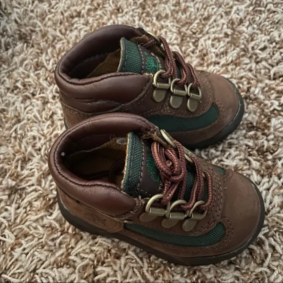 NIB Timberland Field Boot L/F Mid Boot Dark Brown Nubuck/Olive Size 4 Toddler