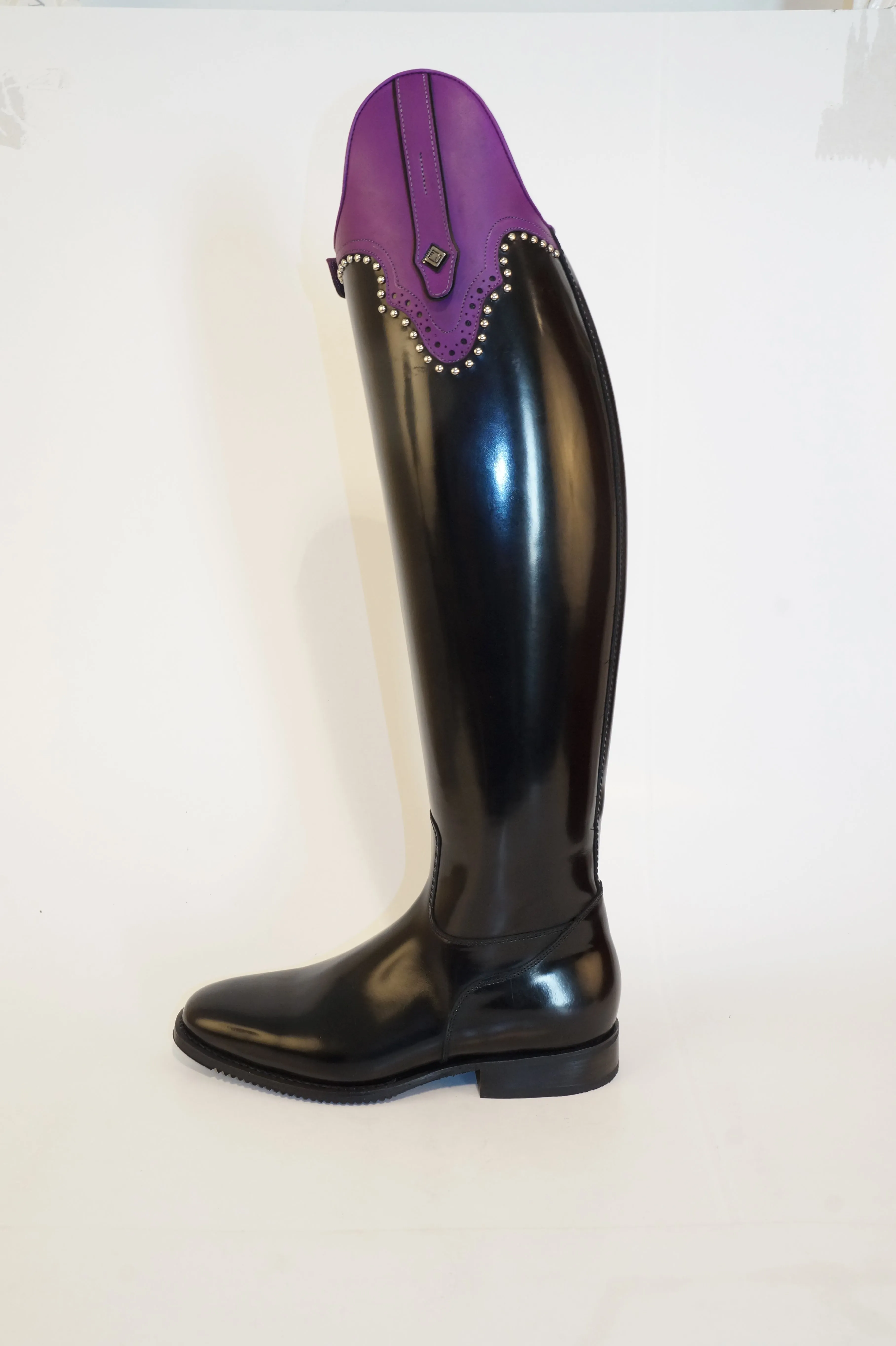 Raffaello Brushed black with purple accents