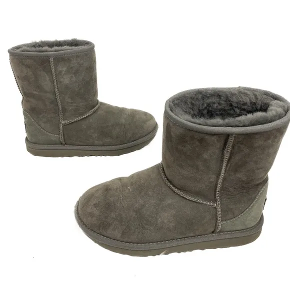 Ugg Youth Classic II Boot Fur Lined Suede Winter, Grey - Size 4